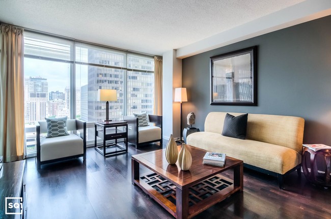 STREETERVILLE: Roof deck and in-unit W/D - Apartment for  