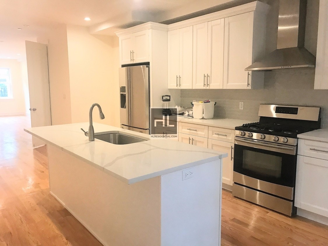 Foto principal - 247 Greene Ave