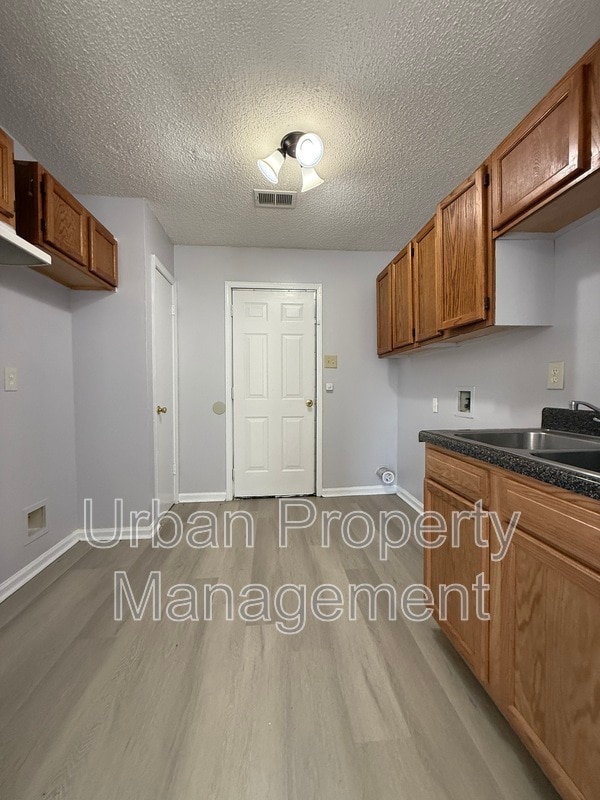 Foto del edificio - 3431 Forrester Rd