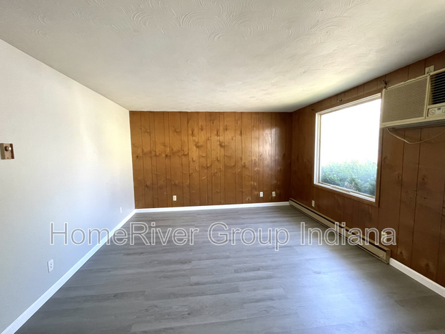 Building Photo - 118 Maple Ln