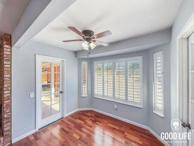 Foto del edificio - Charming 3BD/3BA Home in Ramona with Large Backyard, 2-Car Garage & In-Unit Laundry
