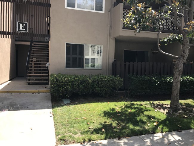 Entrada del condominio - 12200 Montecito Rd