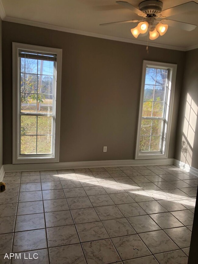 Building Photo - 4 br, 2 bath House - 352 Northwood Dr