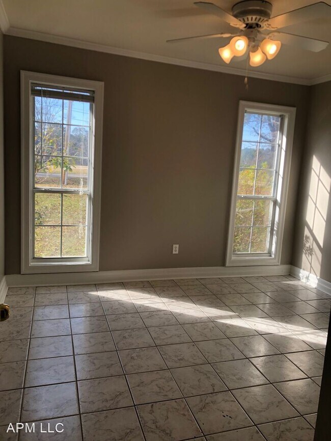 Foto del edificio - 4 br, 2 bath House - 352 Northwood Dr