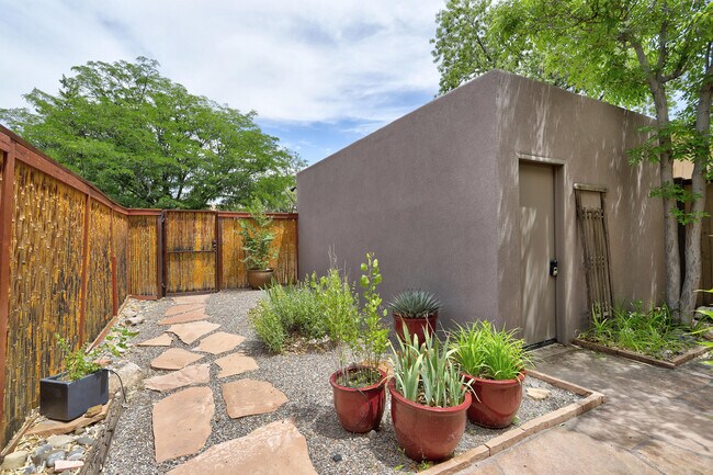 Foto del edificio - 5439 6th St NW