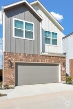 Building Photo - 9814 Magnolia Village Ln