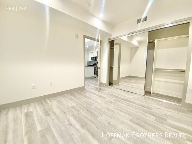 Foto del edificio - 4847 Oakwood Ave