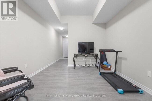 Building Photo - 107 Westra Dr
