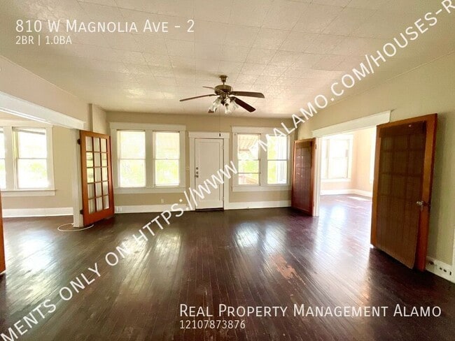 Foto del edificio - 810 W Magnolia Ave