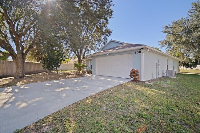 Foto del edificio - 608 Bohannon Blvd