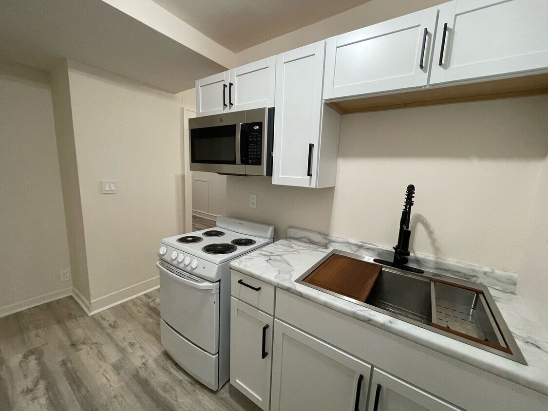 Primary Photo - 3154 N 16th St