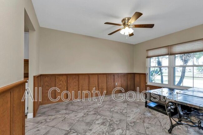 Foto del edificio - 23309 Hartley Ave