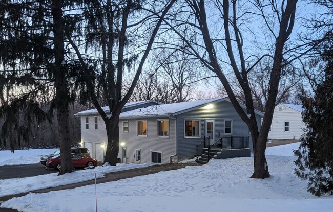 Casa unifamiliar, vecindario tranquilo a las afueras de Madison. - 2267 S Syene Rd