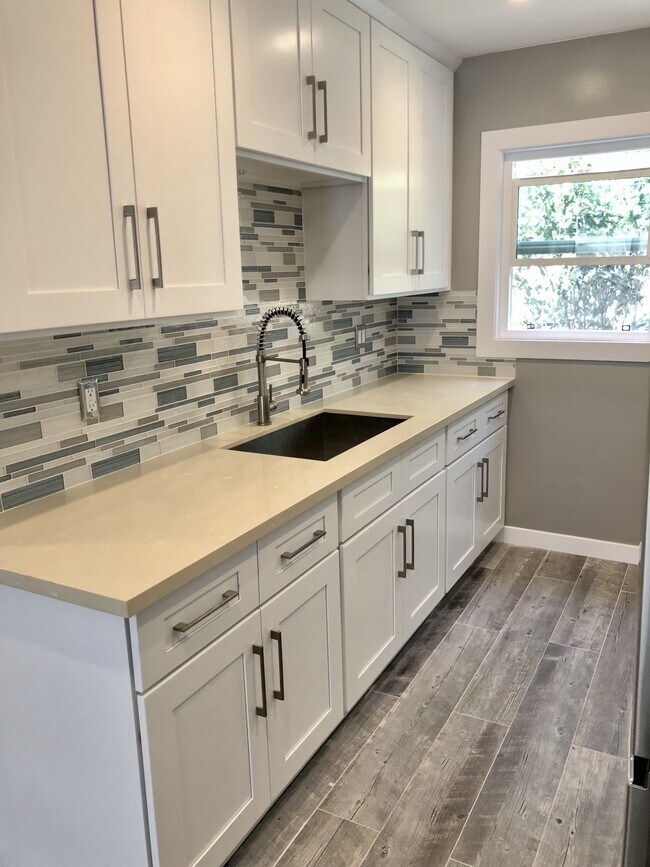 Foto del edificio - 1147 S Corning St