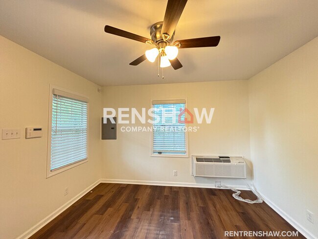 Building Photo - 2251 Brown Ave