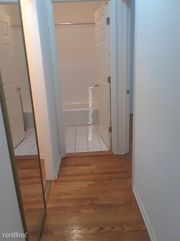 Building Photo - 2 br, 1 bath Apartment - 726 W Barry Ave