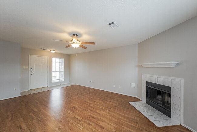 Building Photo - 8906 Belle Glen Dr