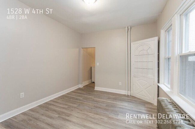 Foto del edificio - 4 BEDROOMS & 1.5 BATHS