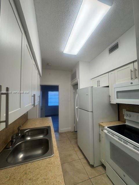 Foto del edificio - 18336 NW 68th Ave