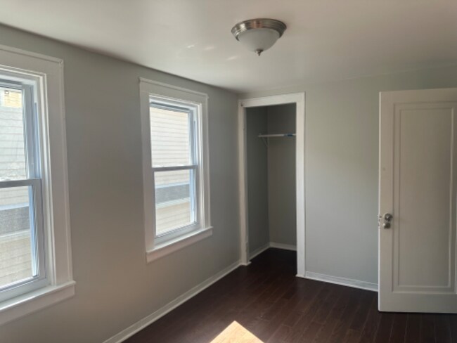 Building Photo - 2206 N La Crosse Ave
