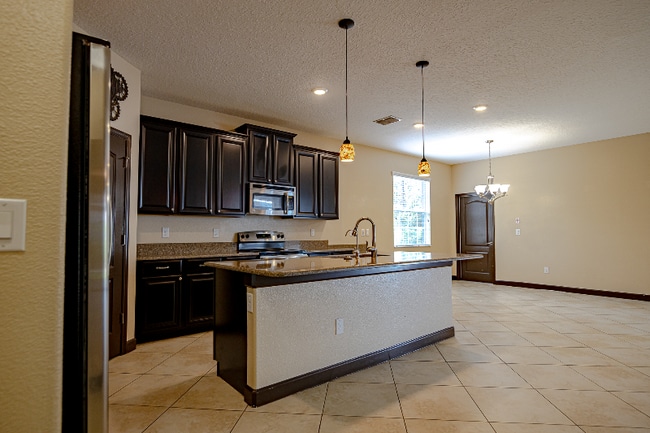 Foto del edificio - 3450 Schoolhouse Rd