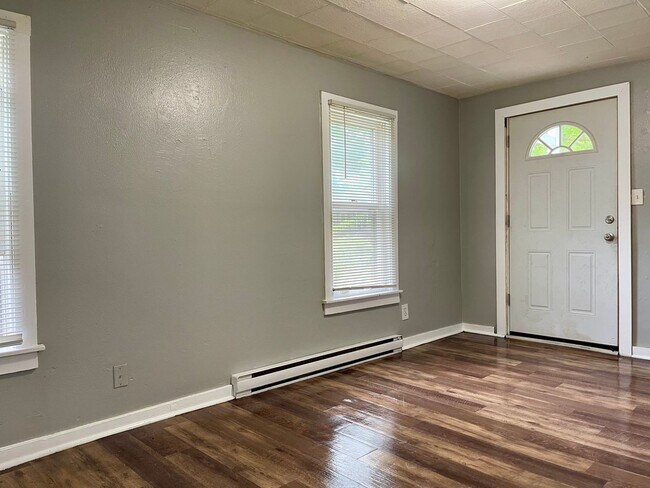 Foto del edificio - Darling 2 Bedroom 1 Bathroom Home in Minne...