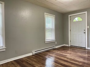 Building Photo - 3646 N Newton Ave