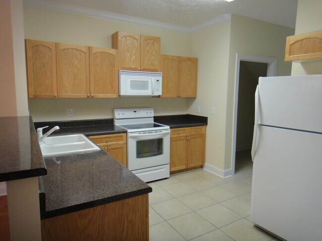 Building Photo - Townhome on Mill Creek Available Now!