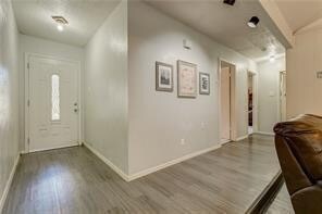 Entrance and hallway to bedrooms - 2508 Colleen Dr