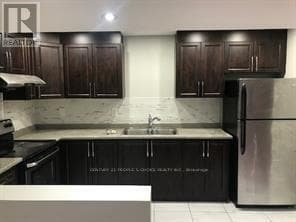 Photo du bâtiment - 20 Washburn Rd