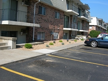 Parking Area - Bon Aire Apartments