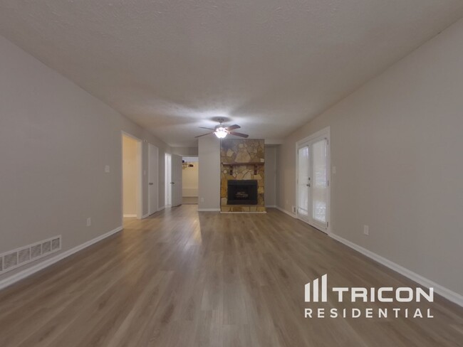Building Photo - 2811 Quinbery Dr