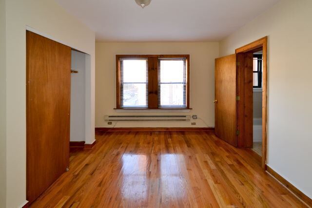 Foto del edificio - 544 W Wellington Ave