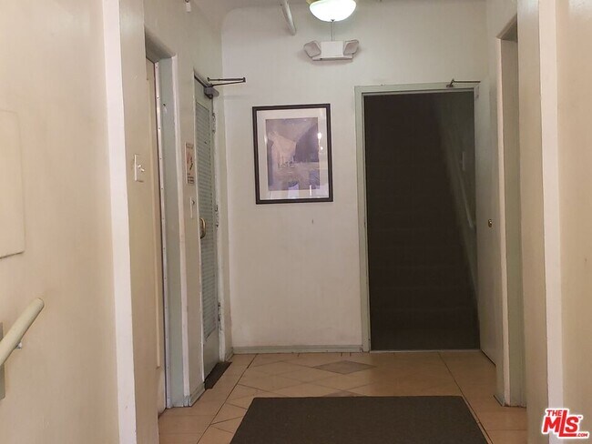 Foto del edificio - 657 Cochran Ave