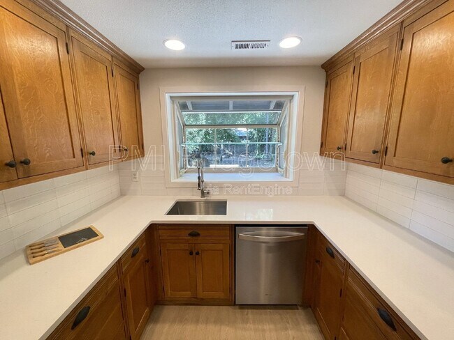 Foto del edificio - 5133 SW Timbergrove St