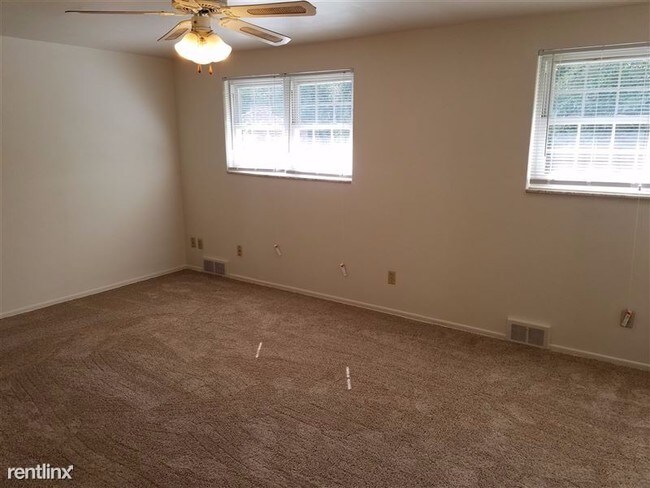 Foto del edificio - 384 Chapel Pl