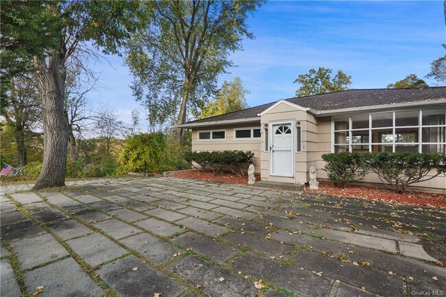 Building Photo - 150 Kirk Lake Dr