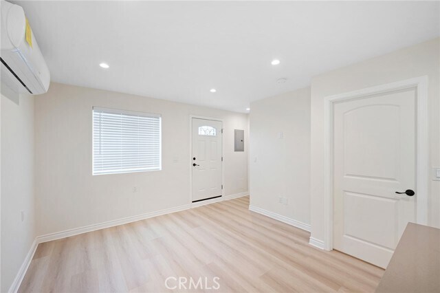 Foto del edificio - 10226 McClemont Ave