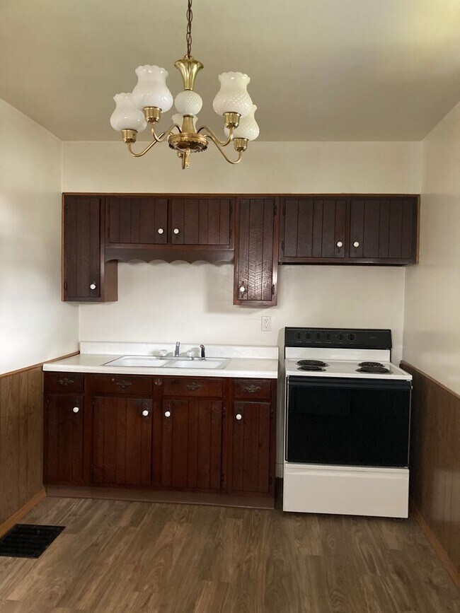 Foto del edificio - 2 bedroom with garage and fenced back yard