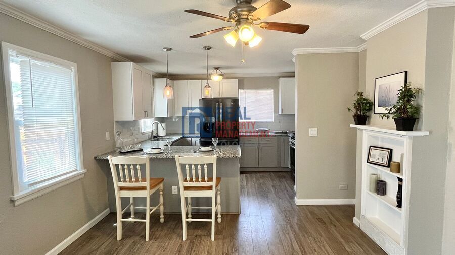 Photo - 110 Clay St-