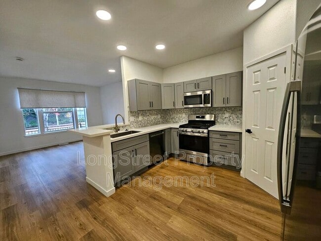 Building Photo - 11987 SW Horizon Blvd