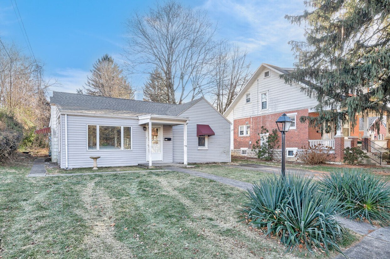 Foto principal - 3 bedroom, 2 bath home in New Cumberland Boro