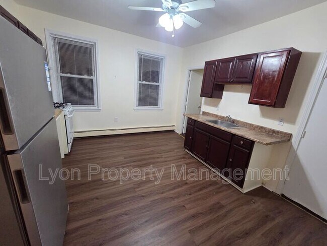 Foto del edificio - 87 Lydia St