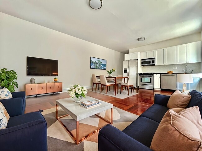 Building Photo - 607 W 137th St
