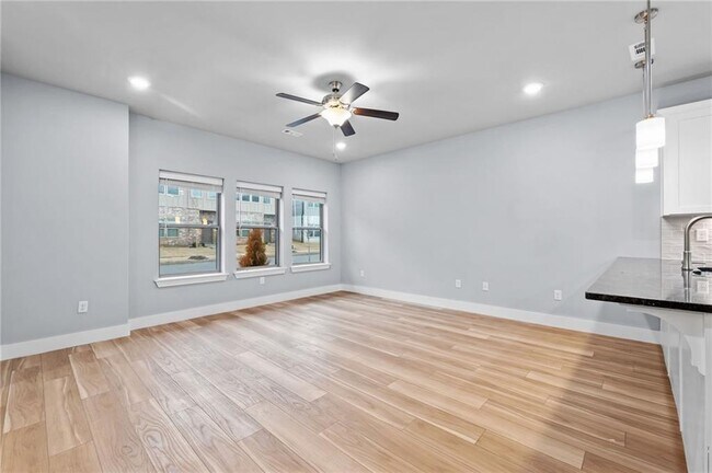 Building Photo - 2220 W Million Ln