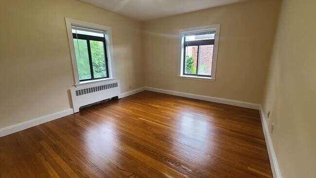 Foto del edificio - 169 Everett St