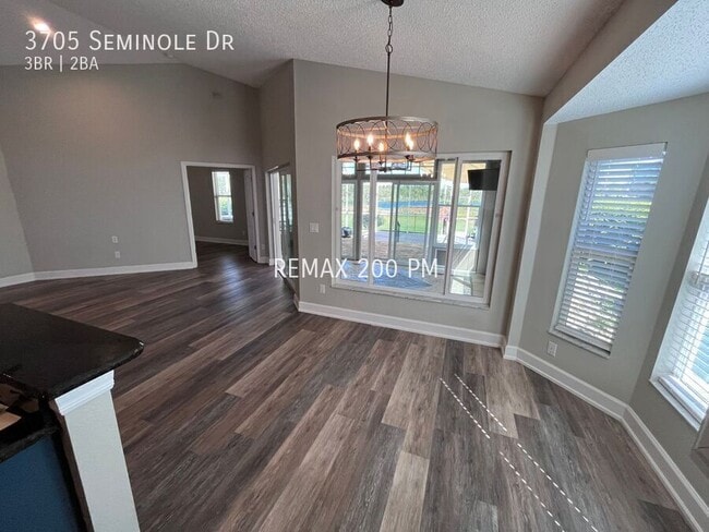 Photo - 3705 Seminole Dr- House