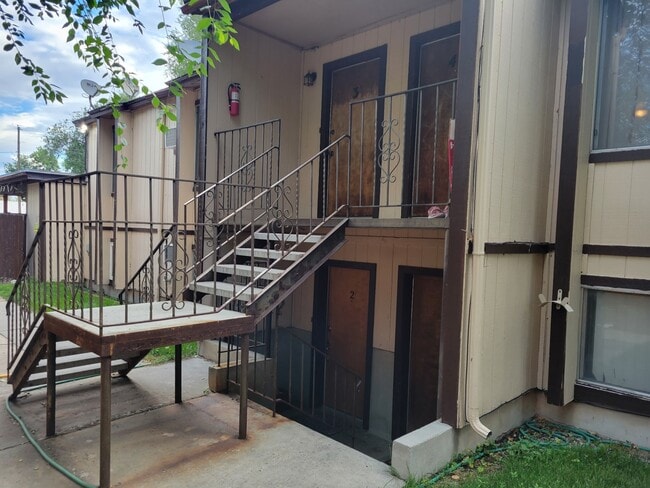Building Photo - 426 W 200 S