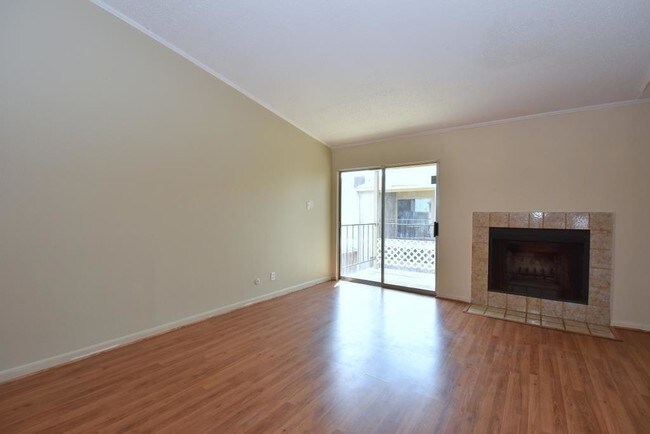 Building Photo - 700 Thicket Ln