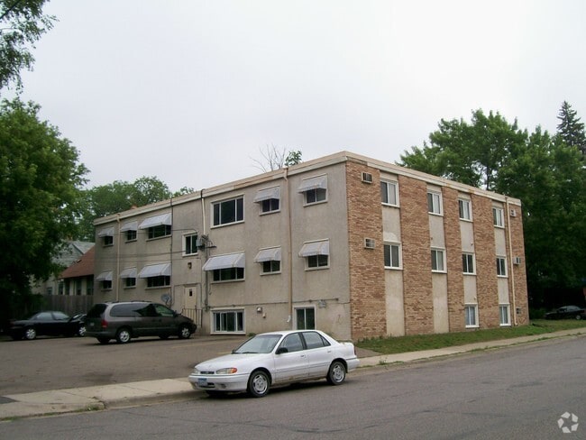 Building Photo - 2902 Polk St NE